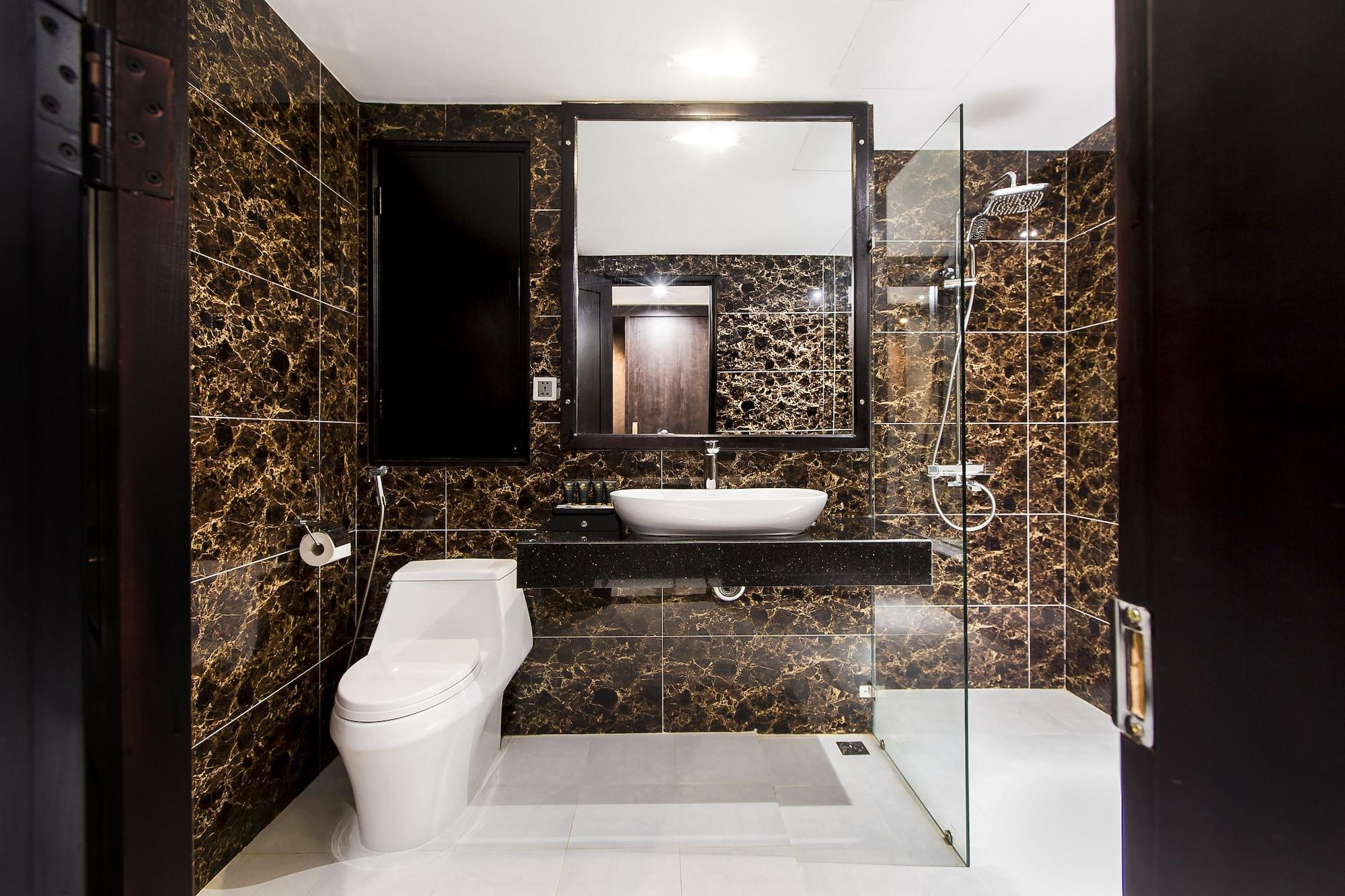 Royal Quang Binh Hotel Ðồng Hới Buitenkant foto